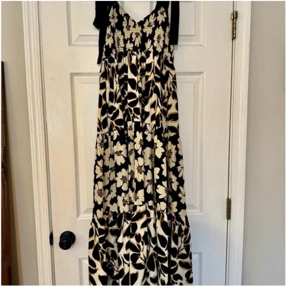 Promesa Black and White Floral Maxi Dress
